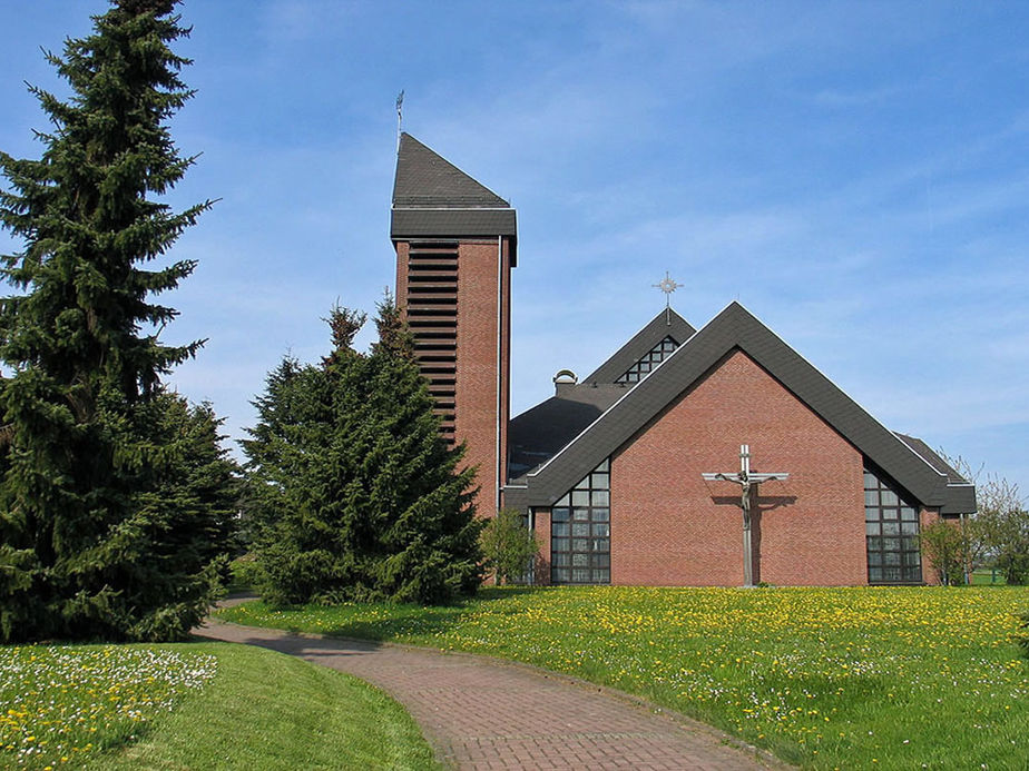 Katholische Pfarrkirche Zum Heiligen Kreuz Zierenberg (Foto: Karl-Franz Thiede)